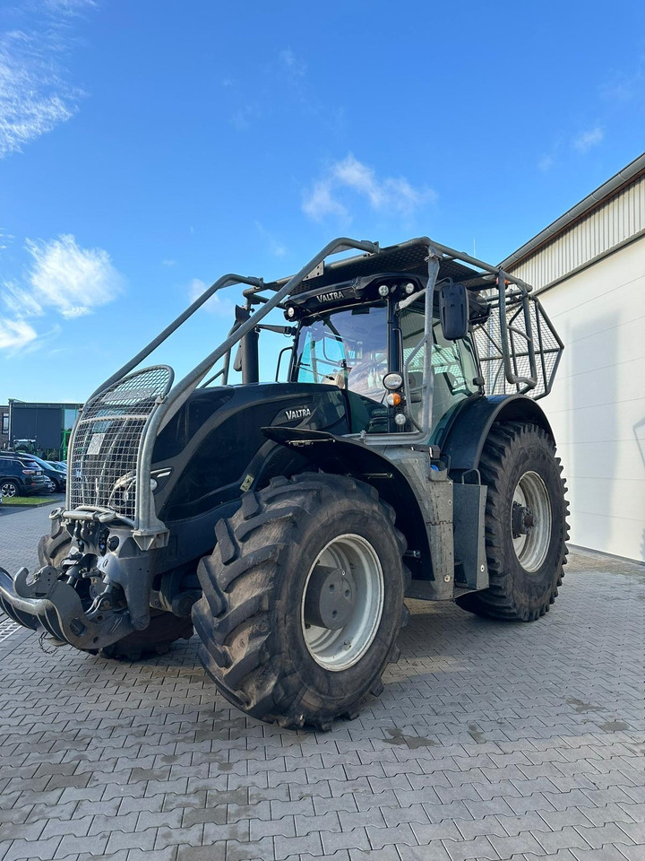 Farm tractor Valtra S 374: picture 9