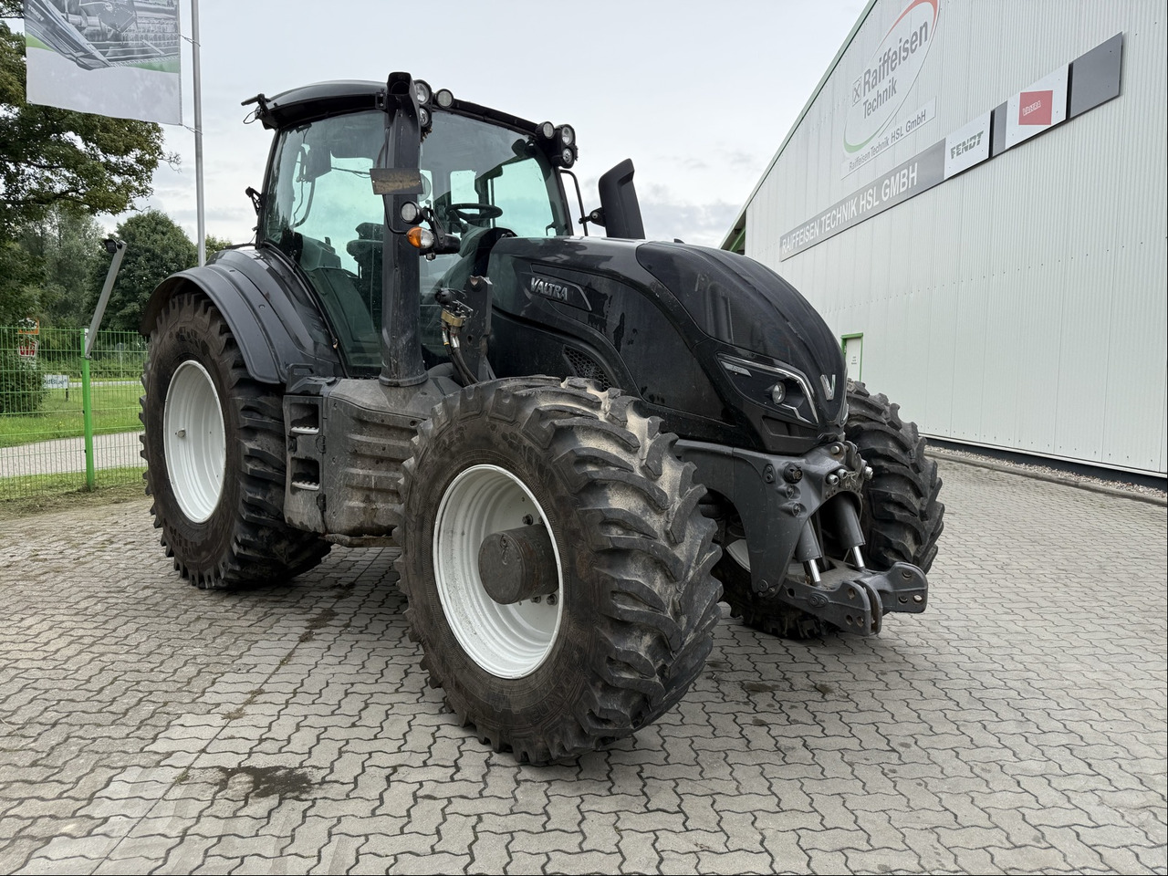 Valtra T254 Versu TwinTrac - Farm tractor: picture 1 Valtra T254 Versu TwinTrac - Farm tractor: picture 1
