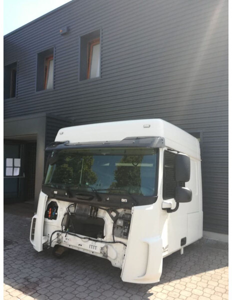 DAF XF 106 Euro 6 - Cab and interior for Truck: picture 1 DAF XF 106 Euro 6 - Cab and interior for Truck: picture 1