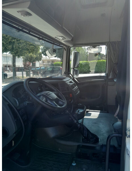 DAF XF 106 SPACE CAB SC - Cab and interior for Truck: picture 4 DAF XF 106 SPACE CAB SC - Cab and interior for Truck: picture 4