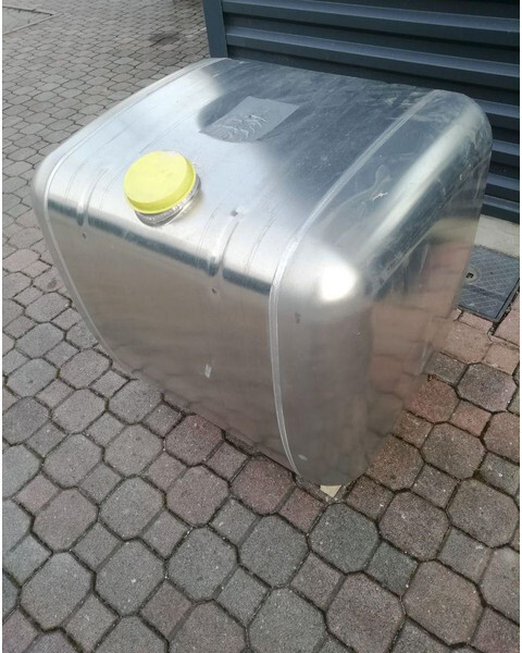 Mercedes-Benz 290 L - Fuel tank for Truck: picture 2 Mercedes-Benz 290 L - Fuel tank for Truck: picture 2