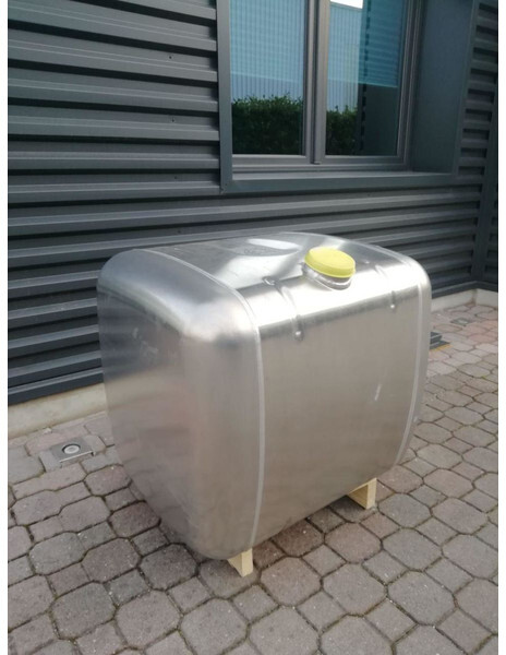 Mercedes-Benz 290 L - Fuel tank for Truck: picture 1 Mercedes-Benz 290 L - Fuel tank for Truck: picture 1