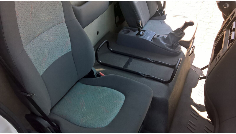 Renault PREMIUM DISTRIBUTION - KERAX - Cab and interior for Truck: picture 1 Renault PREMIUM DISTRIBUTION - KERAX - Cab and interior for Truck: picture 1