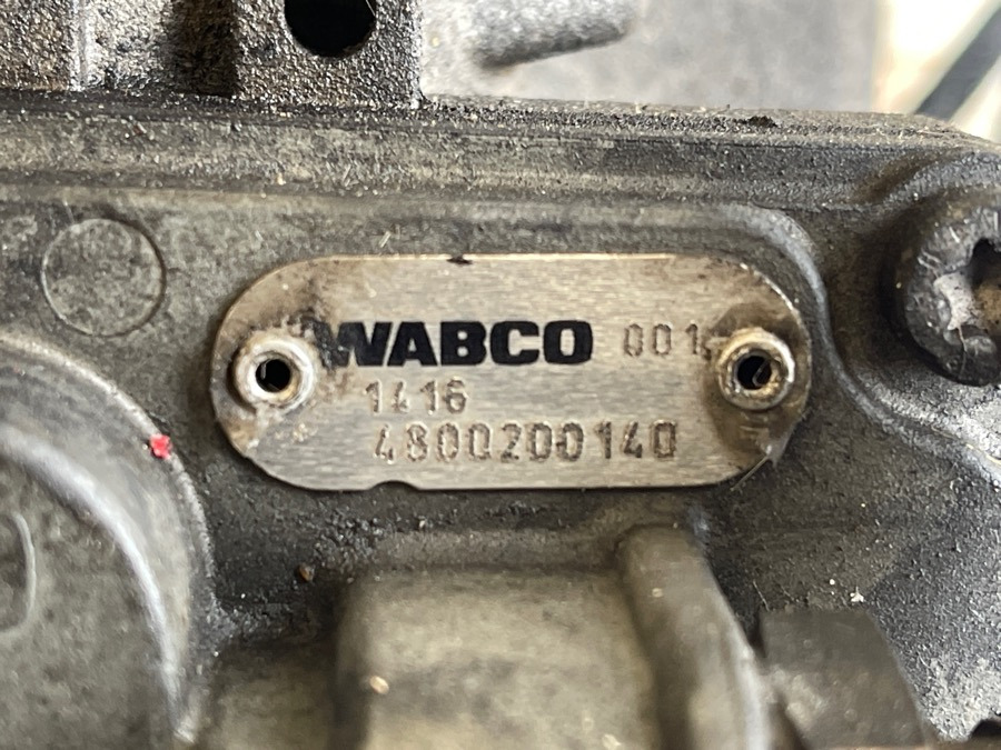 IVECO STRALIS FOOT BRAKE VALVE 4800200140 - Brake valve for Truck: picture 3 IVECO STRALIS FOOT BRAKE VALVE 4800200140 - Brake valve for Truck: picture 3