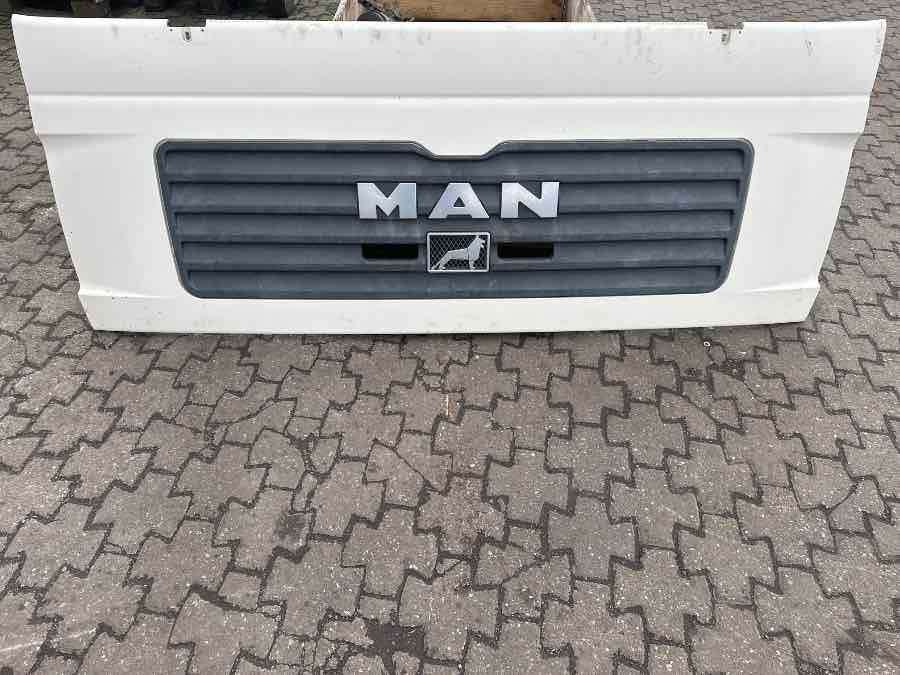 MAN TGA FRONT SERVICE DOOR 81.61110-0053 - Body and exterior for Truck: picture 1 MAN TGA FRONT SERVICE DOOR 81.61110-0053 - Body and exterior for Truck: picture 1