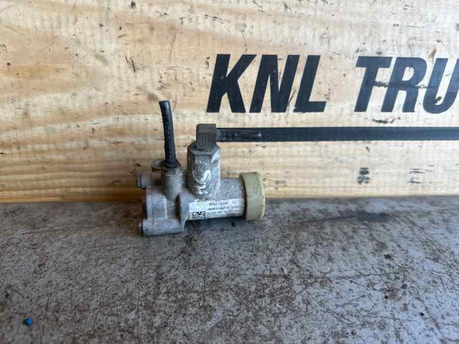 MAN VALVE 51.09413-0026 - Brake valve for Truck: picture 1 MAN VALVE 51.09413-0026 - Brake valve for Truck: picture 1