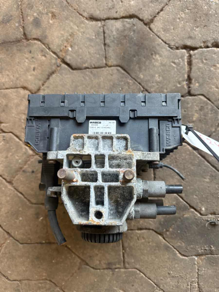 MB BUS TEBS-E 24V STANDARD TRAILER MODULATOR - Brake valve for Truck: picture 4 MB BUS TEBS-E 24V STANDARD TRAILER MODULATOR - Brake valve for Truck: picture 4