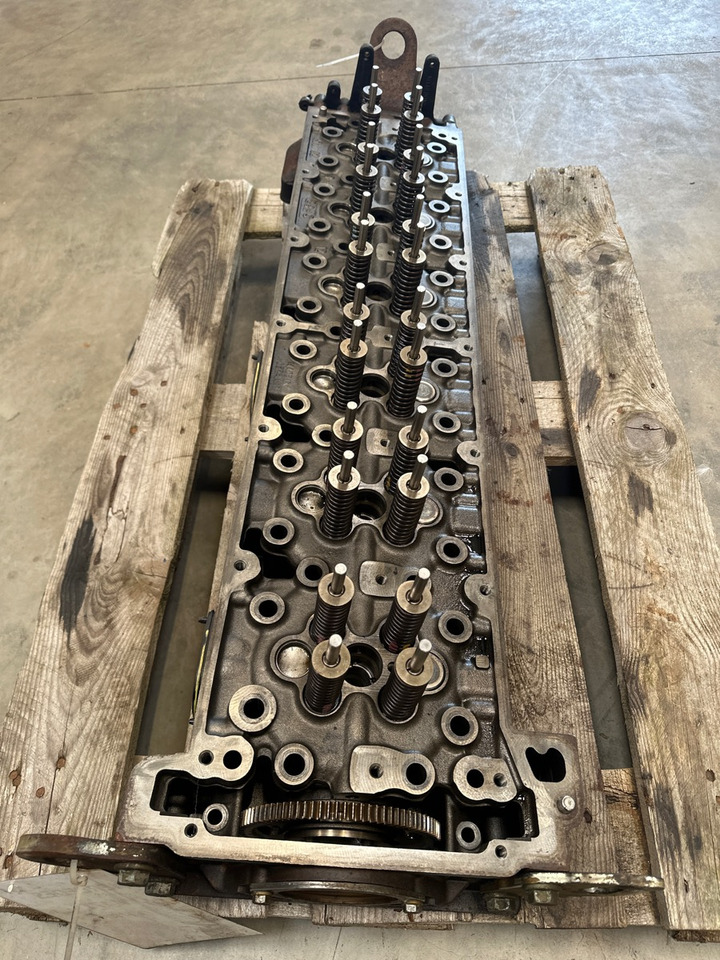 MERCEDES CYLINDERHEAD A4710104220 - Cylinder head for Truck: picture 1 MERCEDES CYLINDERHEAD A4710104220 - Cylinder head for Truck: picture 1