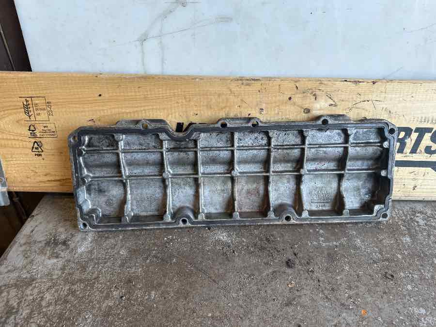 SCANIA ENGINE COVER 1508329 - Engine and parts for Truck: picture 2 SCANIA ENGINE COVER 1508329 - Engine and parts for Truck: picture 2