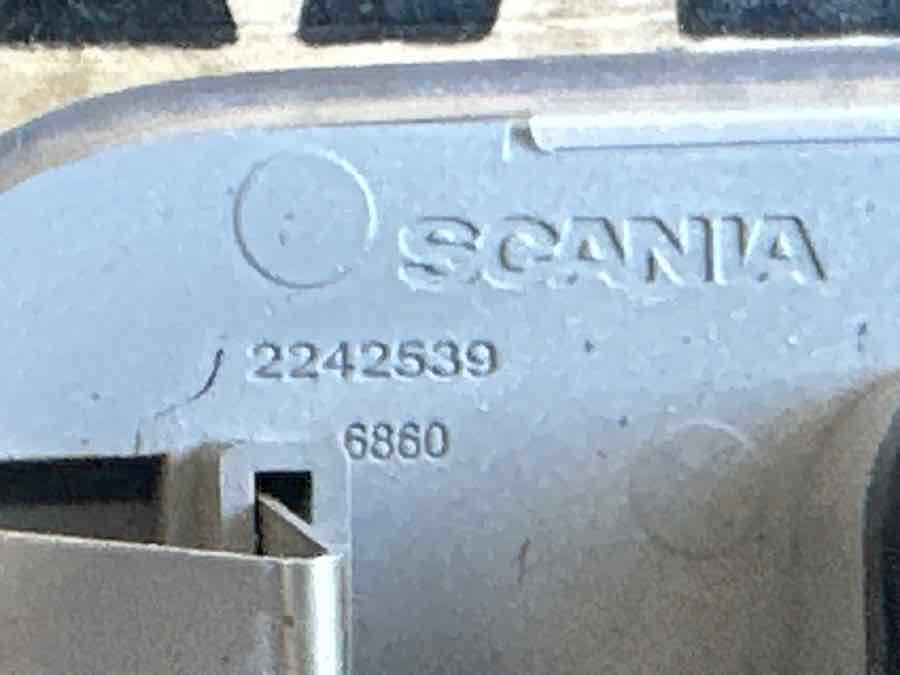 SCANIA ROOF LAMP 2242539 - Lights/ Lighting for Truck: picture 3 SCANIA ROOF LAMP 2242539 - Lights/ Lighting for Truck: picture 3