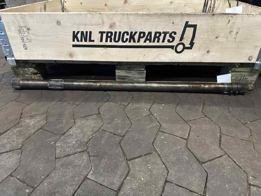 VOLVO HALF SHAFT 21940427 - Drive shaft for Truck: picture 1 VOLVO HALF SHAFT 21940427 - Drive shaft for Truck: picture 1