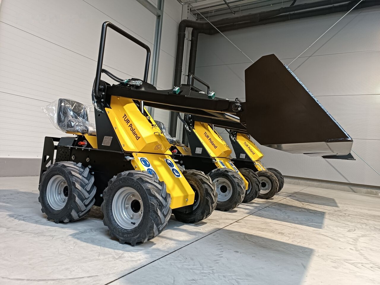 Tur Poland N520 Miniradlader Mini Hoflader Mini Lader - Skid steer loader: picture 1 Tur Poland N520 Miniradlader Mini Hoflader Mini Lader - Skid steer loader: picture 1