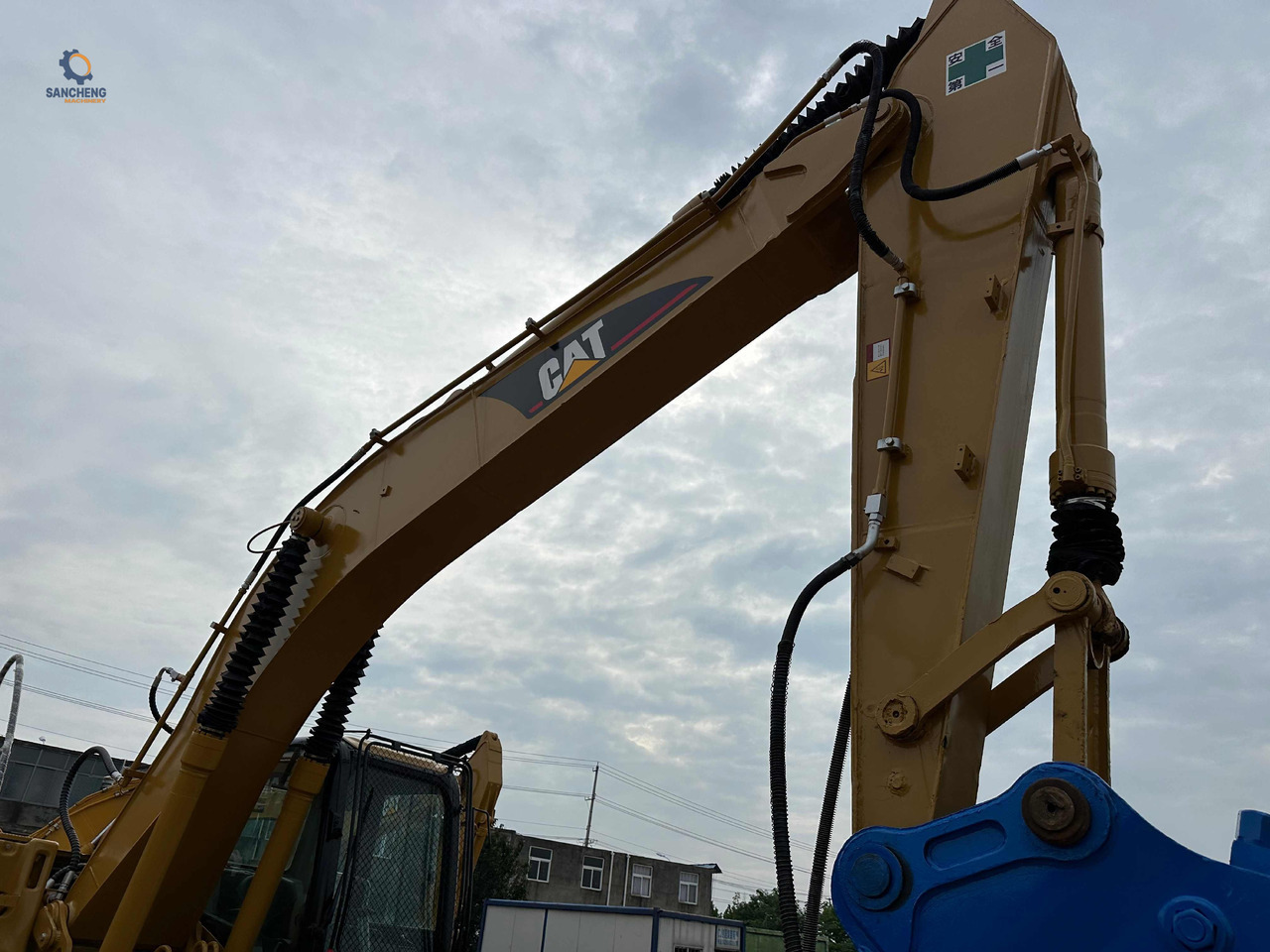 CAT 320CL with hammer - Crawler excavator: picture 5 CAT 320CL with hammer - Crawler excavator: picture 5