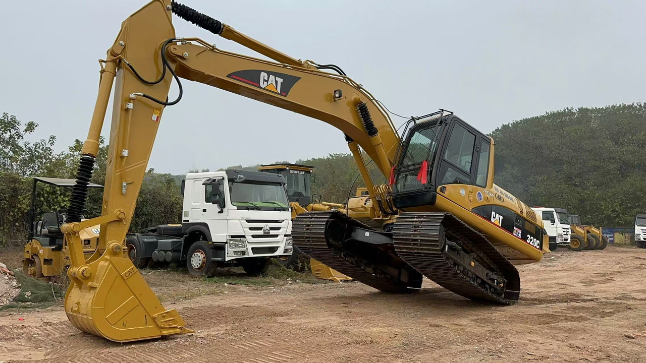 CATERPILLAR 320C - Crawler excavator: picture 1 CATERPILLAR 320C - Crawler excavator: picture 1