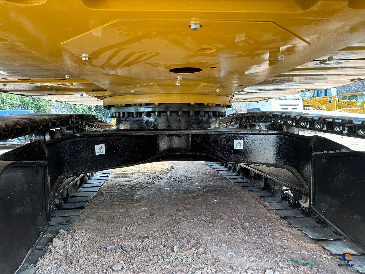 Crawler excavator CATERPILLAR 320D2L: picture 8