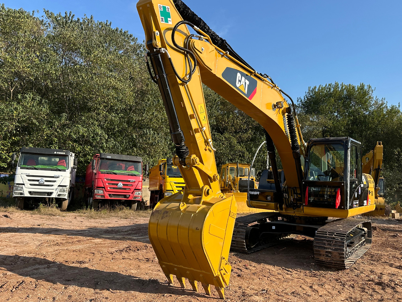 CATERPILLAR 320D2L - Crawler excavator: picture 3 CATERPILLAR 320D2L - Crawler excavator: picture 3