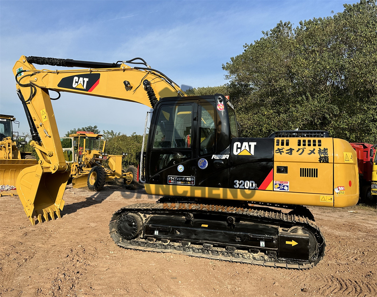 CATERPILLAR 320DL - Crawler excavator: picture 3 CATERPILLAR 320DL - Crawler excavator: picture 3