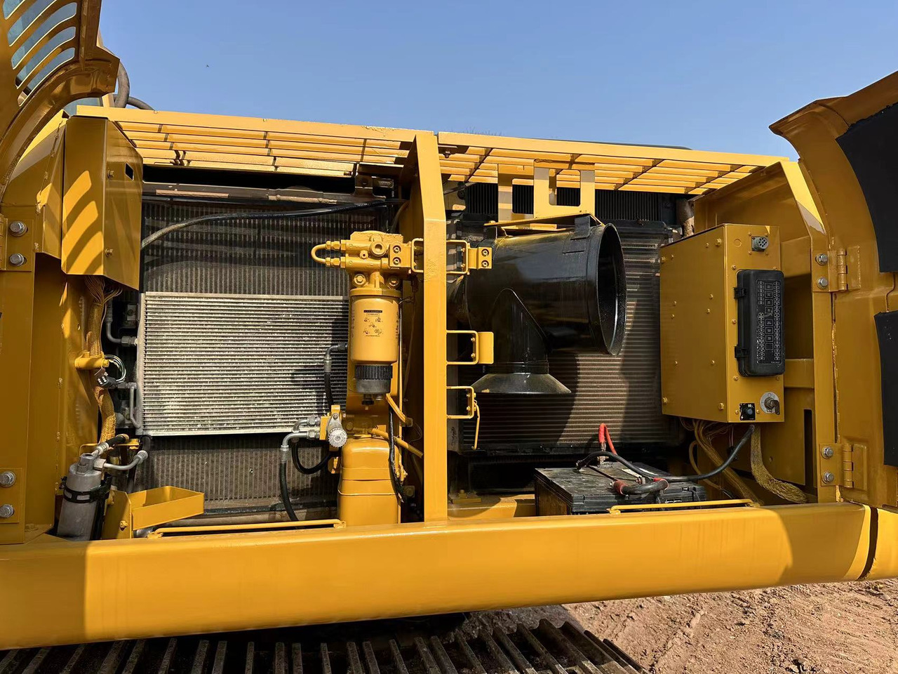 Leasing of CATERPILLAR 325C CATERPILLAR 325C: picture 11