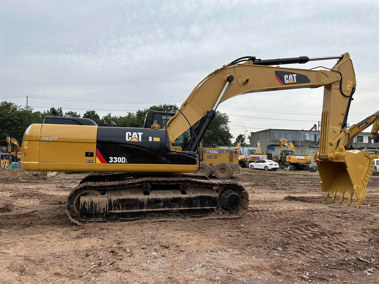 Crawler excavator CATERPILLAR 330DL: picture 7