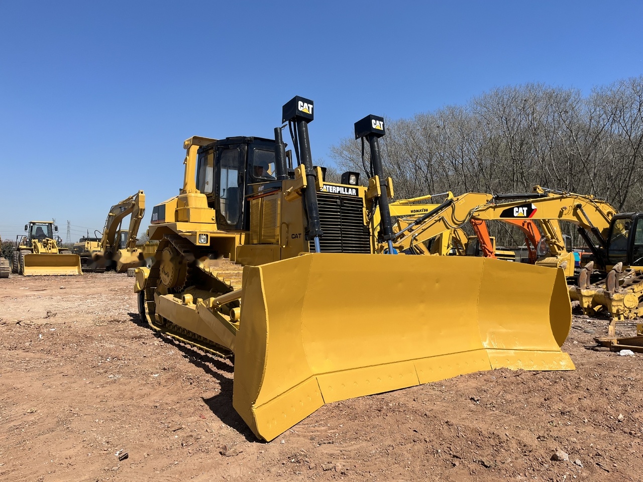 Bulldozer CATERPILLAR D8R: picture 1