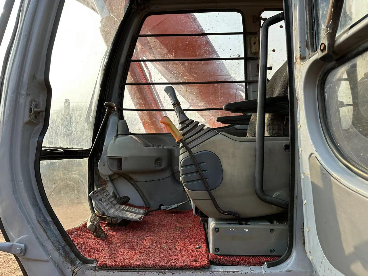 Excavator HITACHI EX200: picture 7 Excavator HITACHI EX200: picture 7