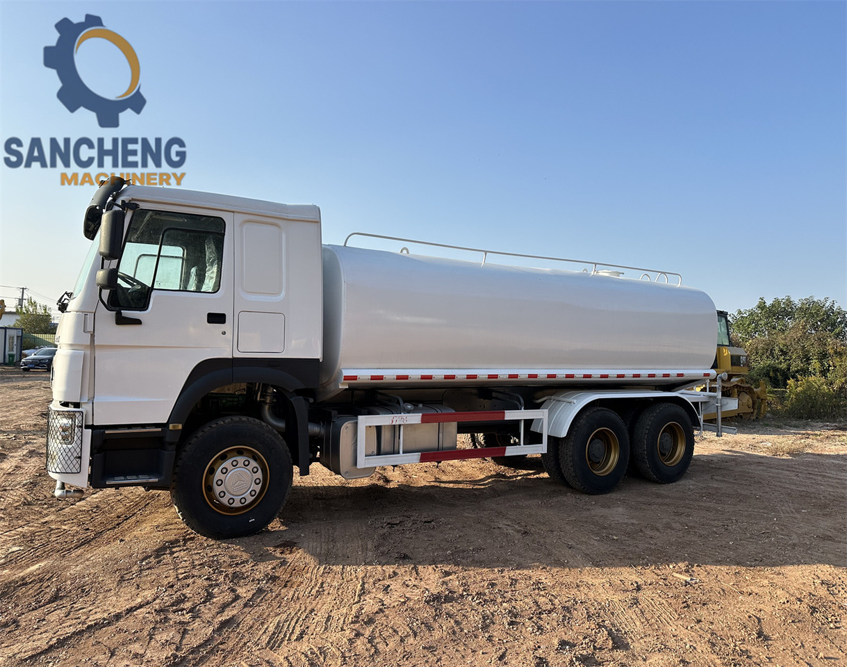 SINOTRUK HOWO 371 6x4 Water Tanker Truck - Tank truck: picture 4 SINOTRUK HOWO 371 6x4 Water Tanker Truck - Tank truck: picture 4