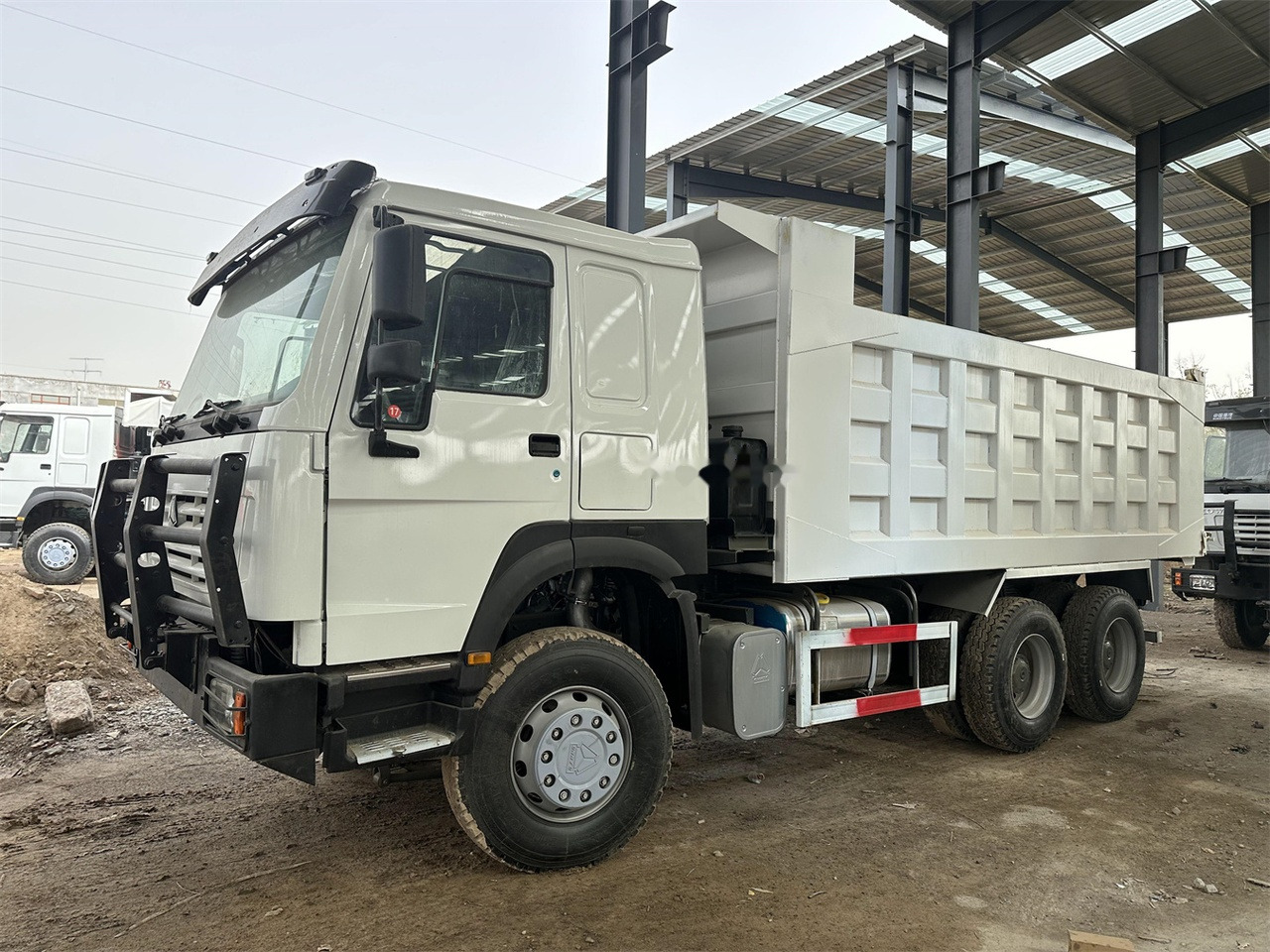 SINOTRUK HOWO 371 Dump Truck - Tipper: picture 2 SINOTRUK HOWO 371 Dump Truck - Tipper: picture 2