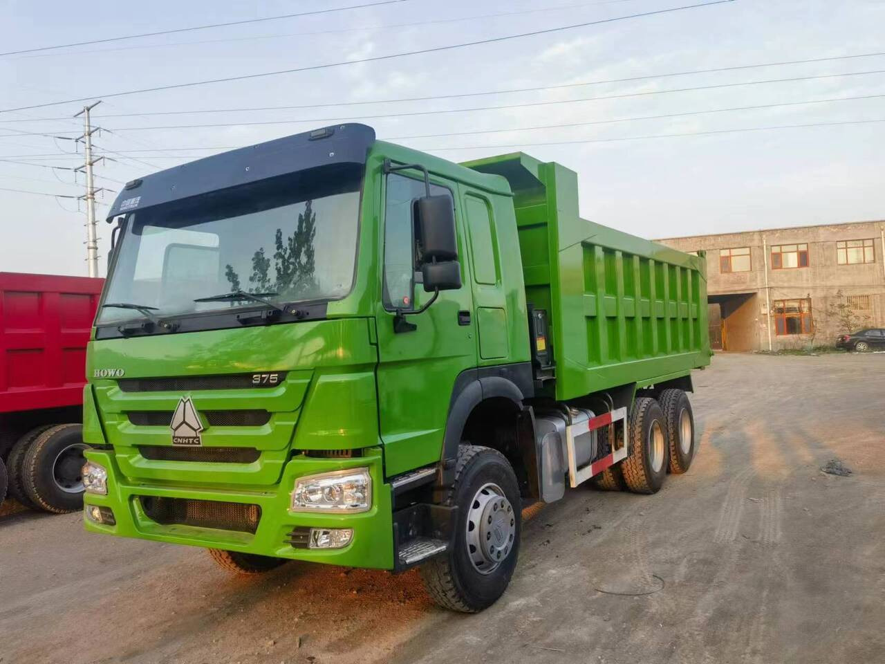 SINOTRUK HOWO 375 - Tipper: picture 2 SINOTRUK HOWO 375 - Tipper: picture 2