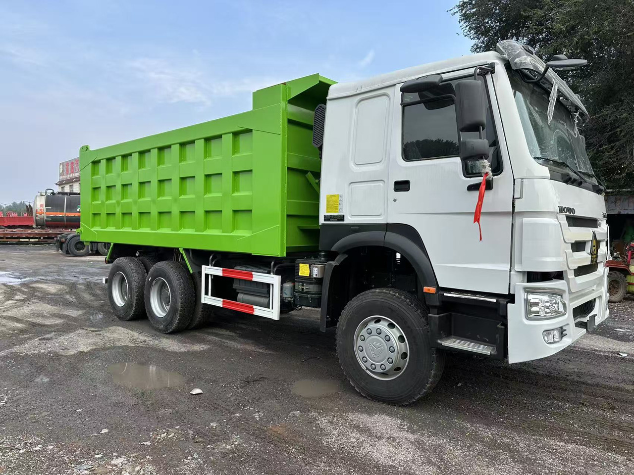 SINOTRUK HOWO 400HP 6X4 Tipper Truck - Tipper: picture 3 SINOTRUK HOWO 400HP 6X4 Tipper Truck - Tipper: picture 3
