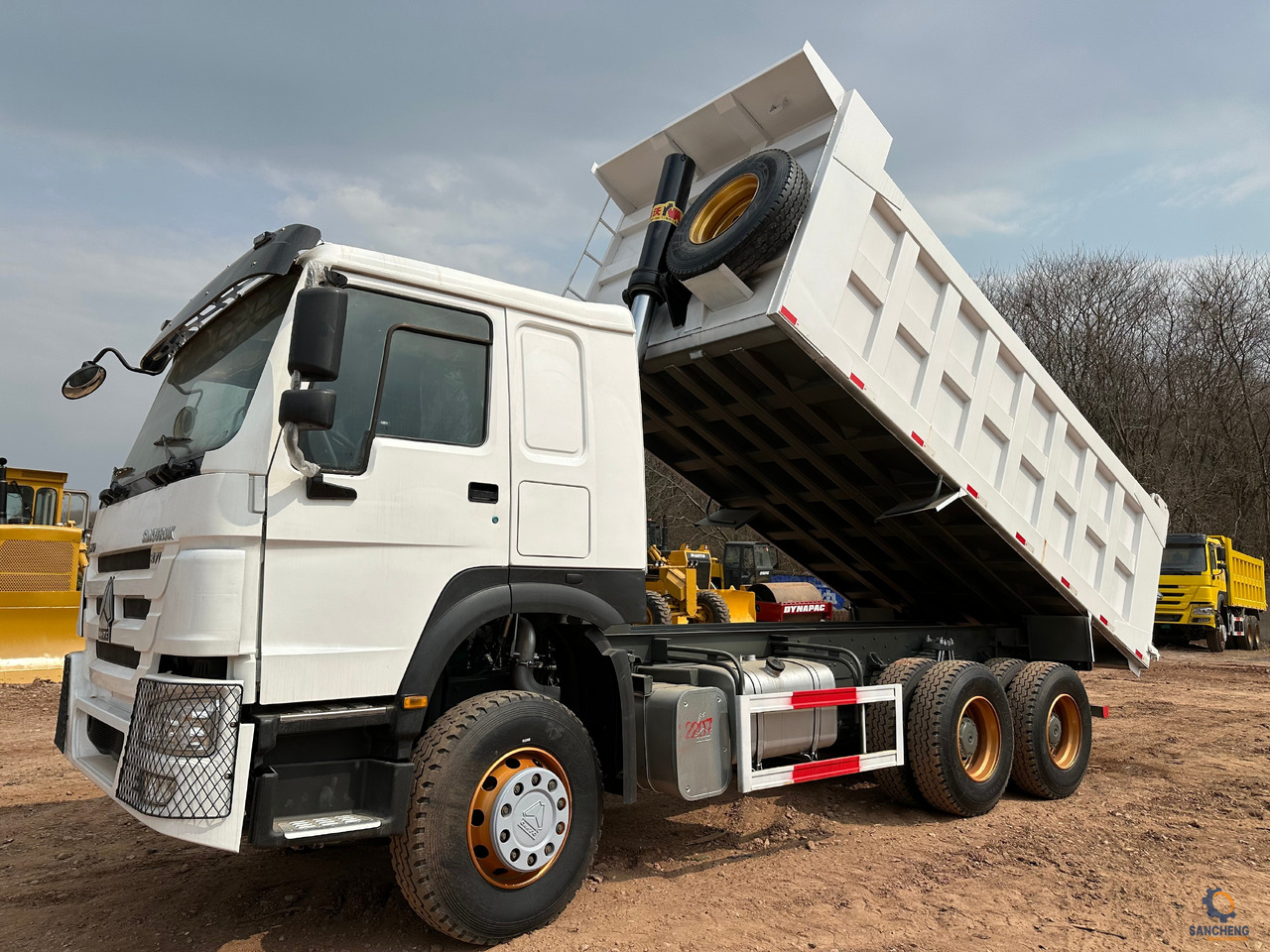 SINOTRUK HOWO Dump truck 371 6x4 - Tipper: picture 1 SINOTRUK HOWO Dump truck 371 6x4 - Tipper: picture 1