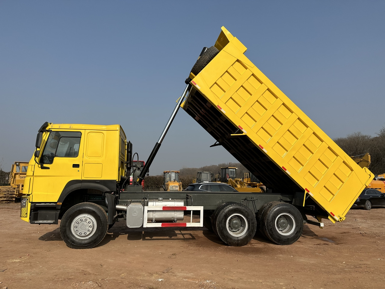 SINOTRUK Howo 6x4 Dump truck 371hp - Tipper: picture 5 SINOTRUK Howo 6x4 Dump truck 371hp - Tipper: picture 5