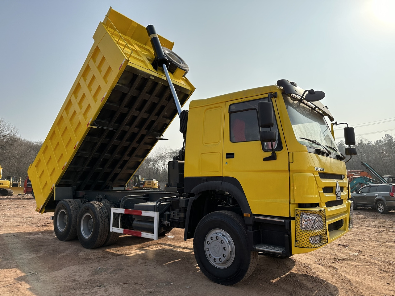 Tipper for transportation of silos SINOTRUK Howo Dump truck 371: picture 6