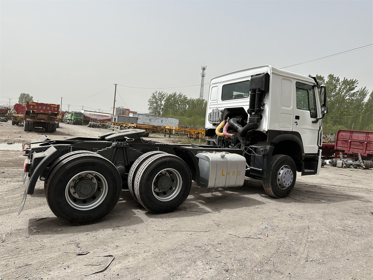 SINOTRUK Howo 371 Truck Head - Tractor unit: picture 3 SINOTRUK Howo 371 Truck Head - Tractor unit: picture 3