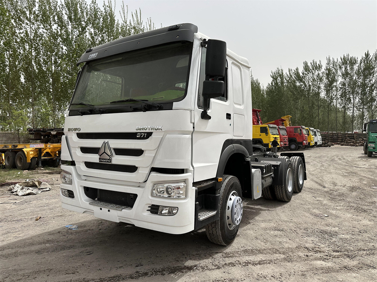 SINOTRUK Howo 371 Truck Head - Tractor unit: picture 1 SINOTRUK Howo 371 Truck Head - Tractor unit: picture 1