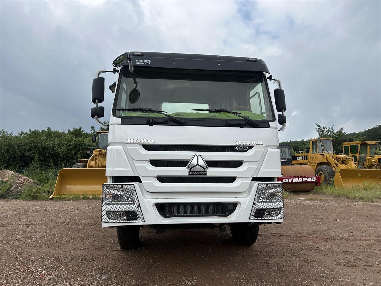 SINOTRUK Howo tractor unit 420hp - Tractor unit: picture 4 SINOTRUK Howo tractor unit 420hp - Tractor unit: picture 4