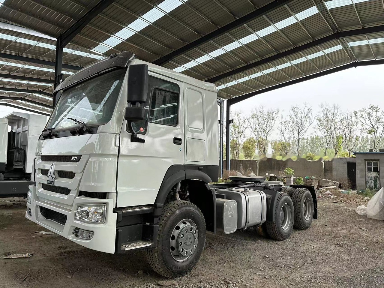Sinotruk Howo 371 Truck Head - Tractor unit: picture 1 Sinotruk Howo 371 Truck Head - Tractor unit: picture 1