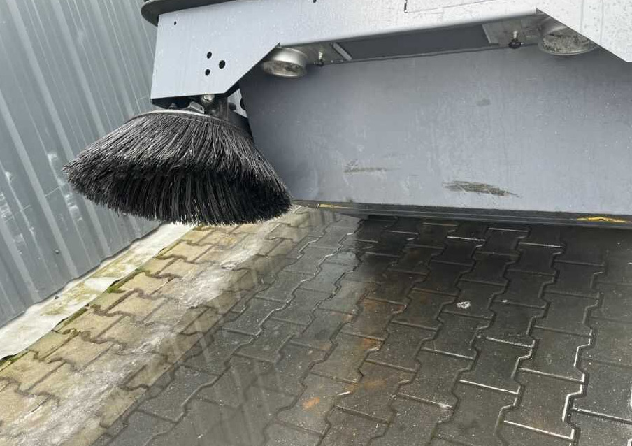 Industrial sweeper Dulevo 100BK: picture 9