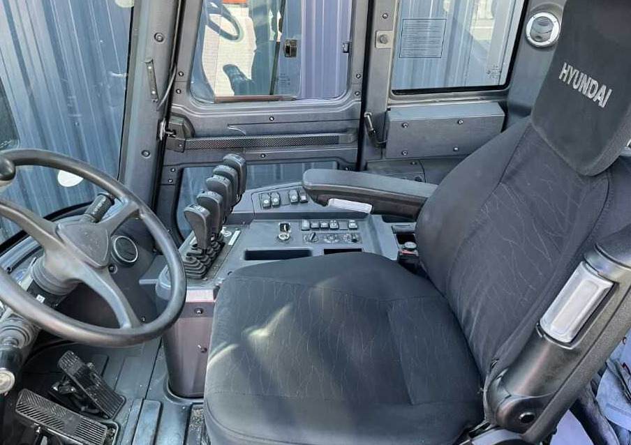 Hyundai 130D-9 - Diesel forklift: picture 4 Hyundai 130D-9 - Diesel forklift: picture 4