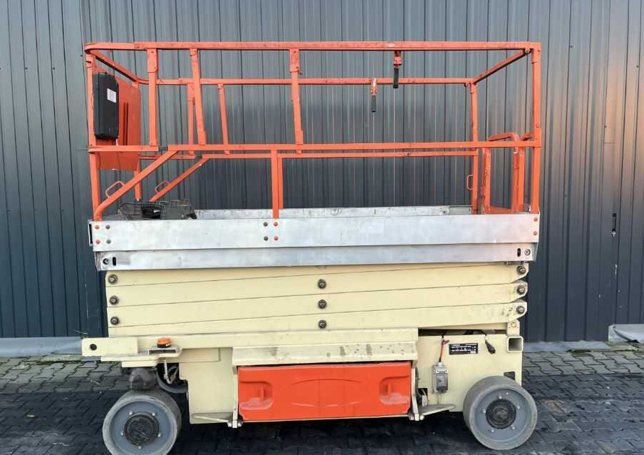 JLG 2646ES - Scissor lift: picture 2 JLG 2646ES - Scissor lift: picture 2