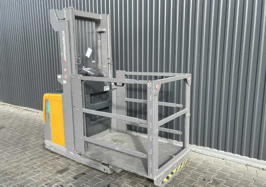 Jungheinrich EKS110 - Order picker: picture 3 Jungheinrich EKS110 - Order picker: picture 3
