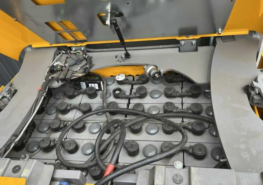 Jungheinrich EKS312 - Order picker: picture 4 Jungheinrich EKS312 - Order picker: picture 4