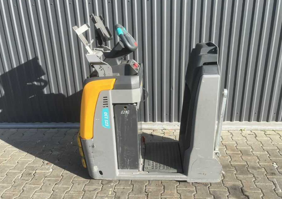 Jungheinrich EZS130 - Tow tractor: picture 2 Jungheinrich EZS130 - Tow tractor: picture 2