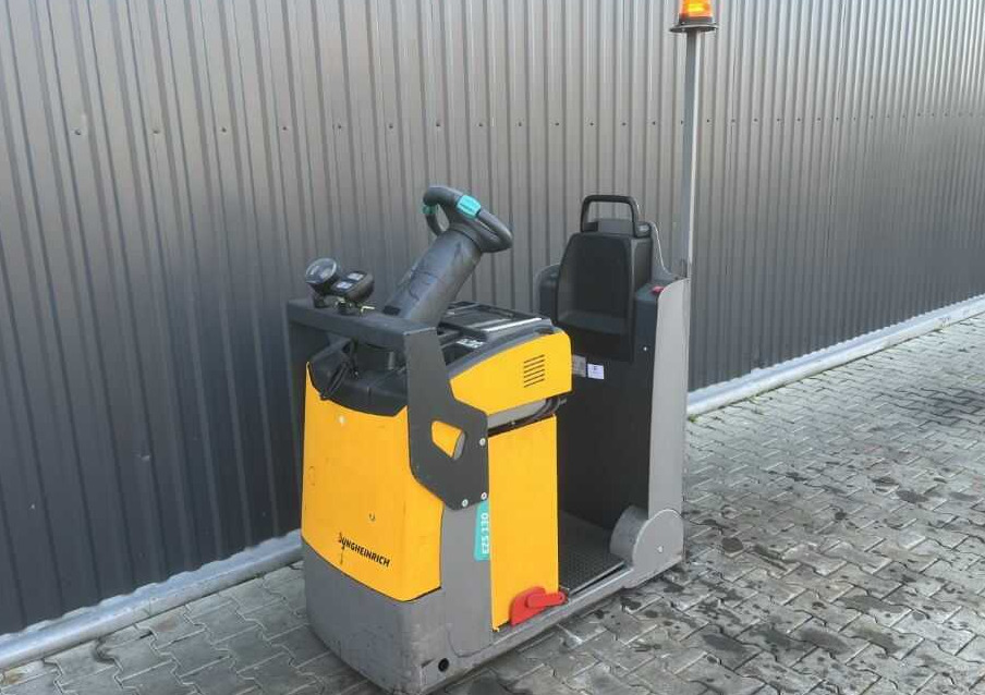 Jungheinrich EZS130 - Tow tractor: picture 1 Jungheinrich EZS130 - Tow tractor: picture 1