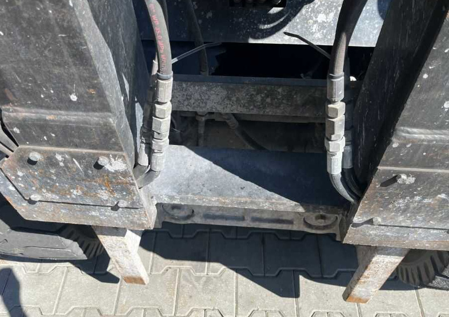 Kennis HV 8157 - Clamp for Material handling equipment: picture 3 Kennis HV 8157 - Clamp for Material handling equipment: picture 3