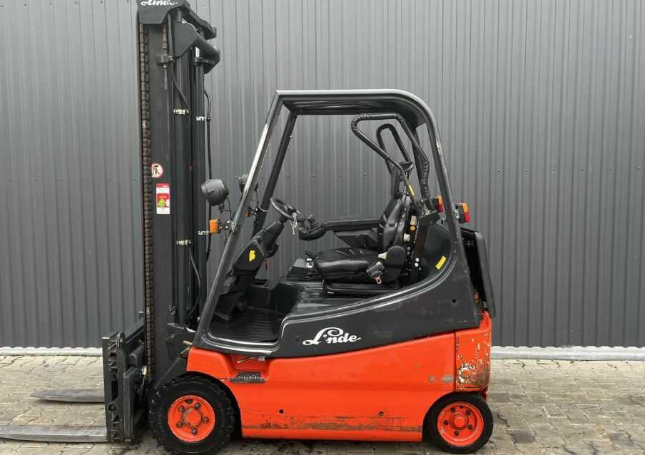Linde E20 - Electric forklift: picture 2 Linde E20 - Electric forklift: picture 2