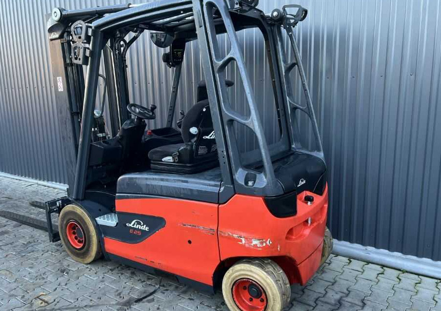 Linde E25L-02 - Electric forklift: picture 3 Linde E25L-02 - Electric forklift: picture 3