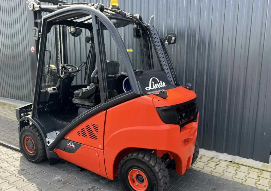LPG forklift Linde H25T-02: picture 10