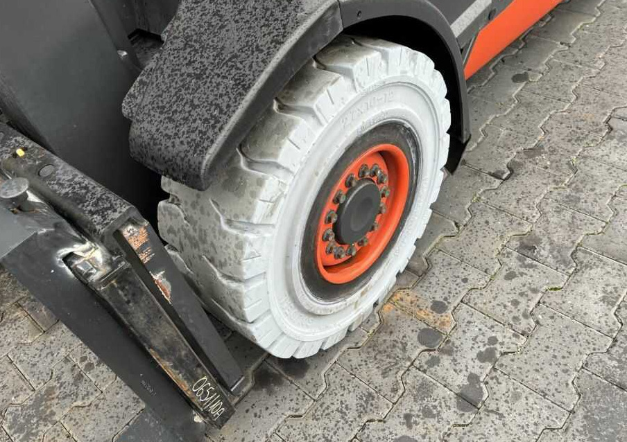 Linde H30T-02 - LPG forklift: picture 5 Linde H30T-02 - LPG forklift: picture 5