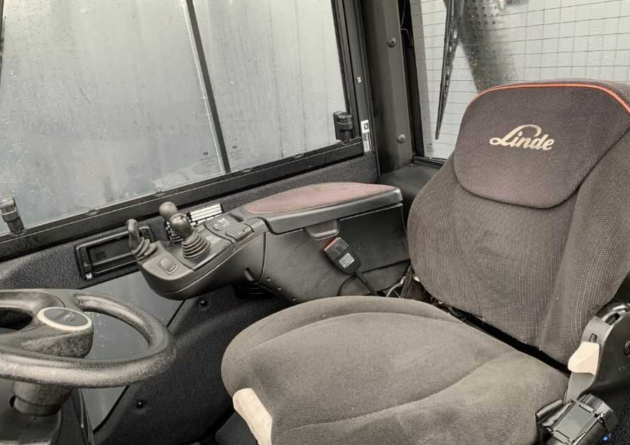 LPG forklift Linde H30T-02: picture 9