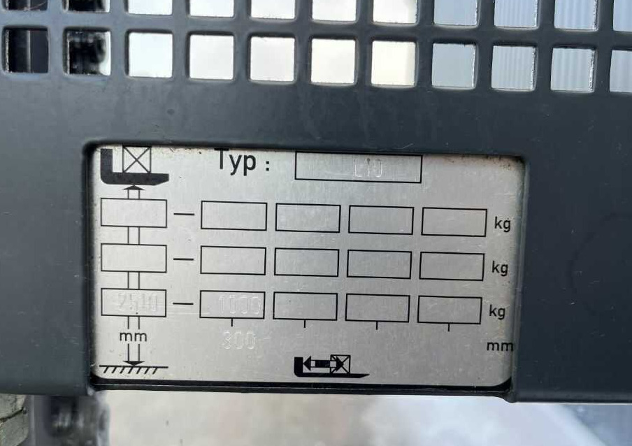 Linde L10 - Stacker: picture 5 Linde L10 - Stacker: picture 5